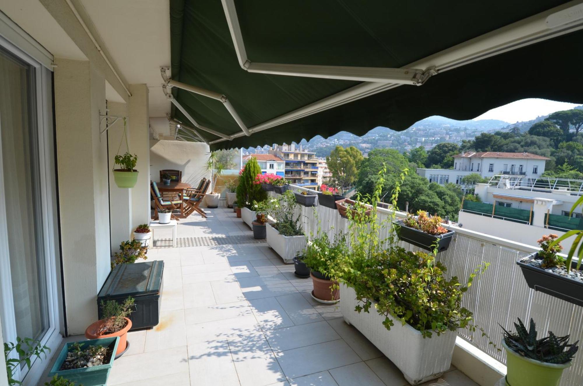 Appartamento Phoenix - 4 Personnes Avec Superbe Terrasse, Clim Et Parking Le Port De Nizza